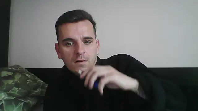 Snapshot of Huge_cock22cm chatting on 03/15/25, 07:42 Huge cock22cm online show from 03/15/25, 07:42