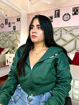 Brenda Garcia online show from 10/28/25, 08:19