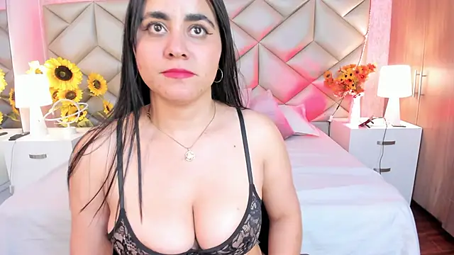 Brenda Garcia online show from 11/27/25, 08:09