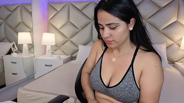 Brenda Garcia online show from 09/18/25, 07:50