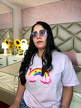 Brenda Garcia online show from 10/04/25, 07:04