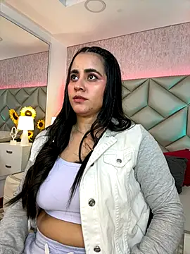 Brenda Garcia online show from 11/06/25, 08:13