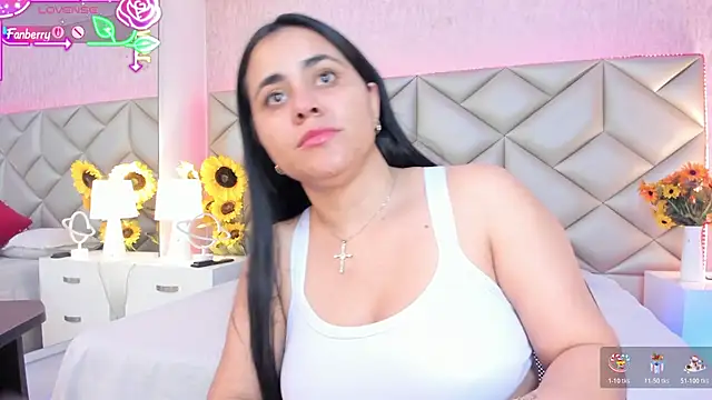 Brenda Garcia online show from 11/17/25, 07:18