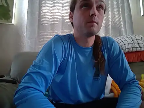 Snapshot of VitaminDrewFl chatting on 02/23/26, 05:02 VitaminDrewFl online show from 02/23/26, 05:02