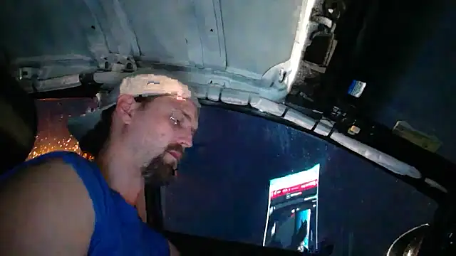 Snapshot of VitaminDrewFl chatting on 01/08/26, 11:49 VitaminDrewFl online show from 01/08/26, 11:49