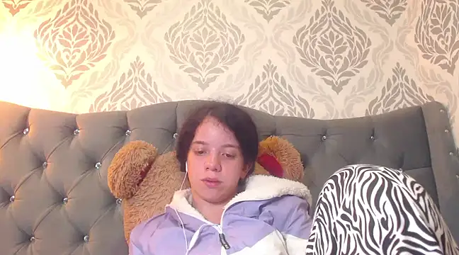 EmmaCowperr online show from 02/27/25, 07:04