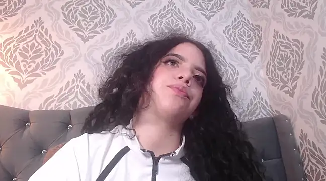 EmmaCowperr online show from 03/13/25, 06:45