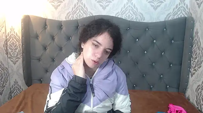 EmmaCowperr online show from 03/12/25, 11:32