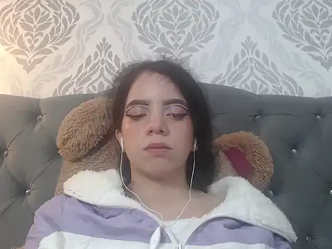 EmmaCowperr online show from 03/17/25, 06:53