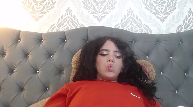 EmmaCowperr online show from 03/08/25, 08:03