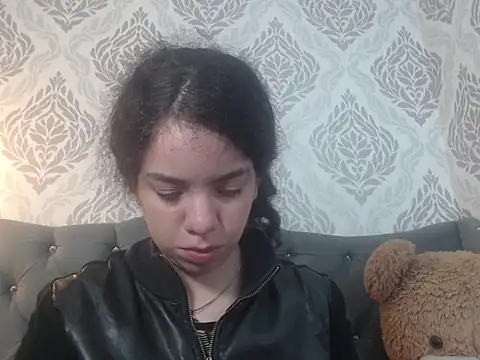 EmmaCowperr online show from 03/18/25, 11:55