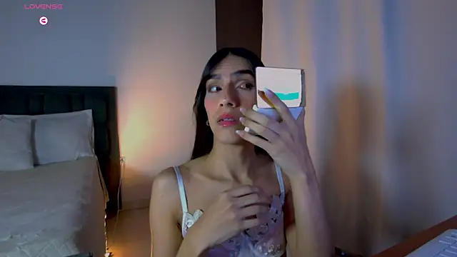 Snapshot of AlanaSofiia chatting on 06/27/26, 04:24 AlanaSofiia online show from 06/27/26, 04:24