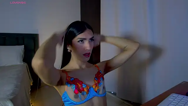 Snapshot of AlanaSofiia chatting on 07/03/26, 04:02 AlanaSofiia online show from 07/03/26, 04:02
