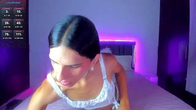 Snapshot of AlanaSofiia chatting on 02/27/25, 03:26 AlanaSofiia online show from 02/27/25, 03:26