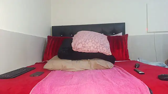 Fiercefoxxy online show from 04/23/26, 08:32
