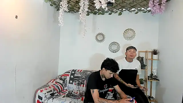 oliverhot2005 online show from 11/10/25, 02:33