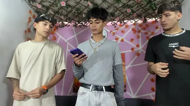 oliverhot2005 online show from 10/29/25, 03:55