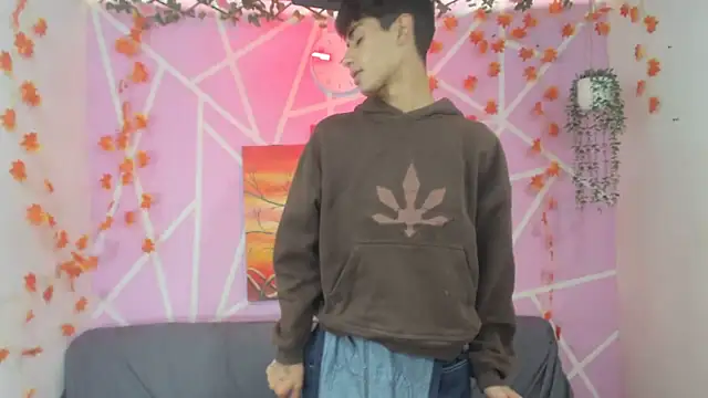 oliverhot2005 online show from 11/07/25, 07:40