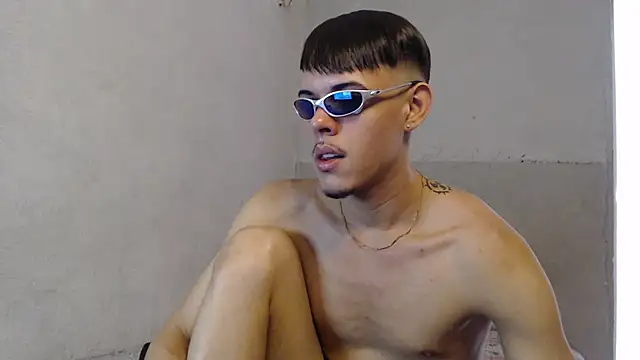 MicaelRian69 online show from 10/25/25, 02:17