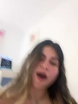 Snapshot of melanny10 chatting on 02/22/25, 12:18 melanny10 online show from 02/22/25, 12:18