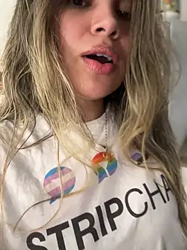 Snapshot of melanny10 chatting on 02/09/25, 08:32 melanny10 online show from 02/09/25, 08:32