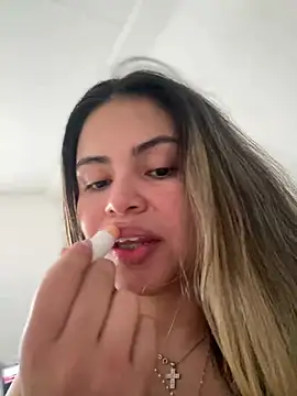 Snapshot of melanny10 chatting on 01/17/25, 11:27 melanny10 online show from 01/17/25, 11:27