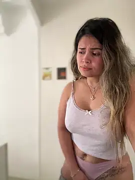 Snapshot of melanny10 chatting on 01/09/25, 02:40 melanny10 online show from 01/09/25, 02:40