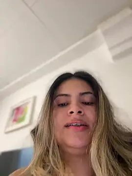 Snapshot of melanny10 chatting on 02/08/25, 08:20 melanny10 online show from 02/08/25, 08:20