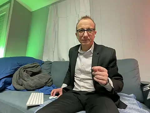 mouser21212 online show from 03/15/25, 07:09