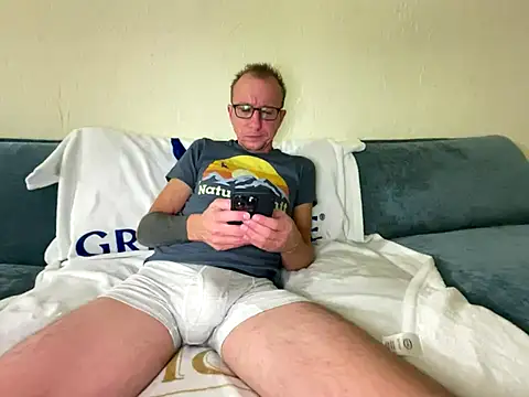 mouser21212 online show from 10/31/25, 01:46