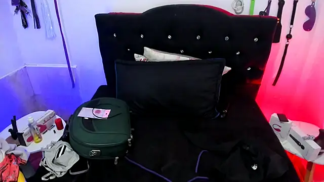 LucyStrike  online show from 12/03/25, 12:23