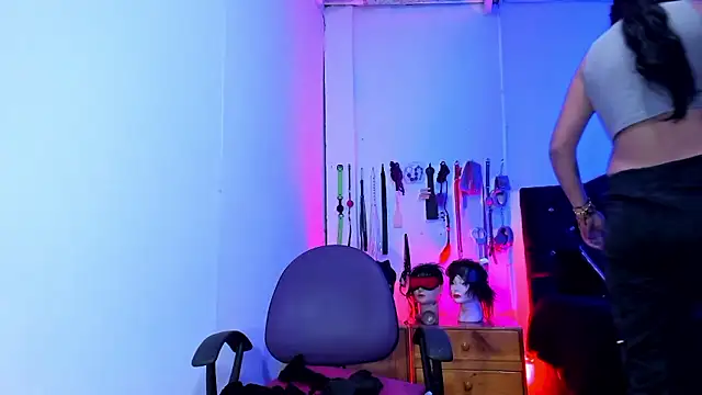 LucyStrike  online show from 01/08/26, 10:49