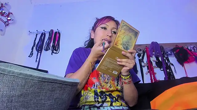 LucyStrike  online show from 02/05/26, 11:22