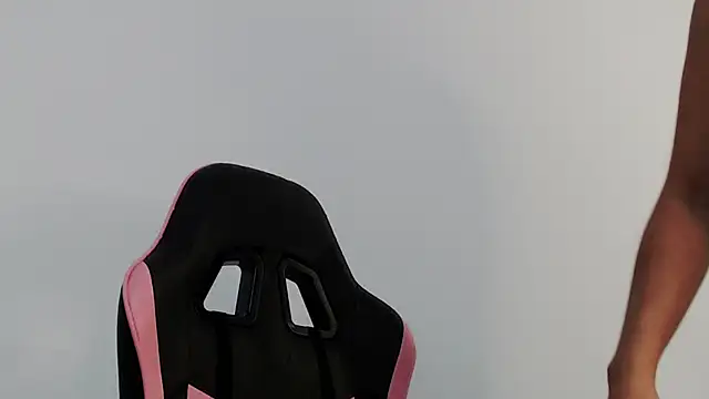 Snapshot of Emily_Guerra1 chatting on 03/05/25, 04:46 Emily Guerra1 online show from 03/05/25, 04:46