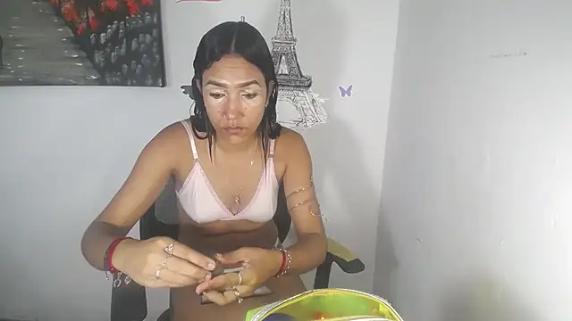 KamileLatinasexy online show from 12/18/25, 10:24