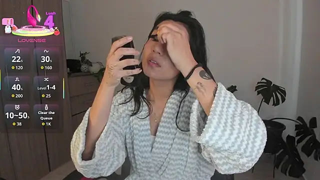 Dahian-peach online show from 12/17/25, 04:34