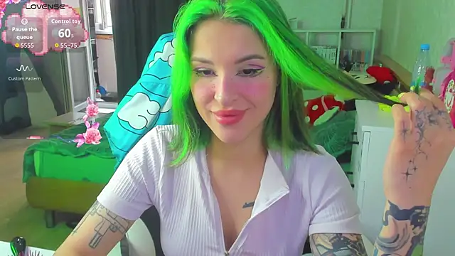 Snapshot of folinskayyya chatting on 07/24/26, 05:47 folinskayyya online show from 07/24/26, 05:47