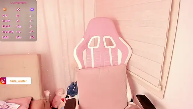 Alice winter  online show from 03/26/26, 06:06