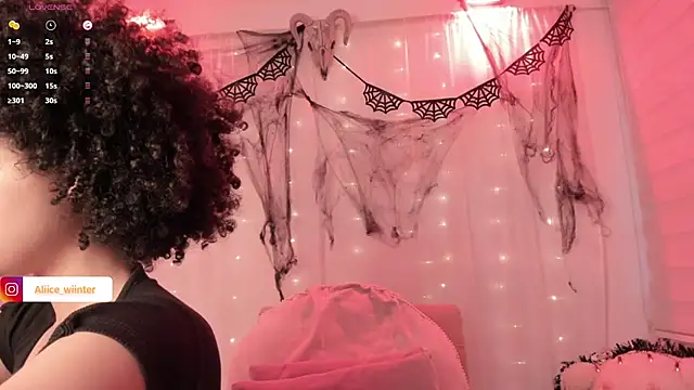 Snapshot of Alice_winter_ chatting on 10/24/25, 06:07 Alice winter online show from 10/24/25, 06:07