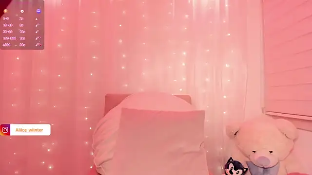 Snapshot of Alice_winter_ chatting on 11/10/25, 07:08 Alice winter online show from 11/10/25, 07:08