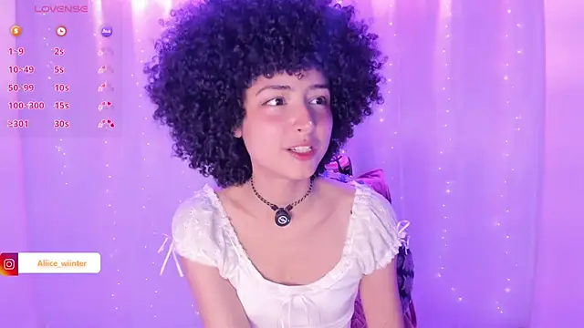 Snapshot of Alice_winter_ chatting on 12/29/24, 10:25 Alice winter online show from 12/29/24, 10:25