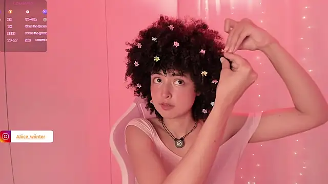 Snapshot of Alice_winter_ chatting on 11/19/25, 06:19 Alice winter online show from 11/19/25, 06:19