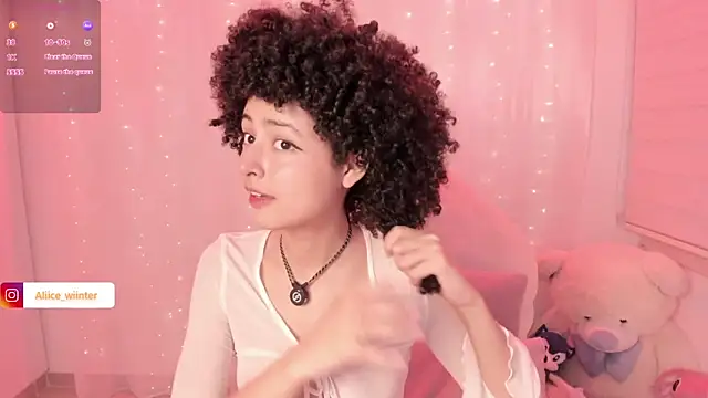 Snapshot of Alice_winter_ chatting on 11/05/25, 06:11 Alice winter online show from 11/05/25, 06:11