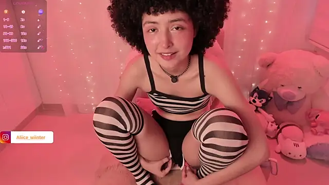 Snapshot of Alice_winter_ chatting on 11/07/25, 06:23 Alice winter online show from 11/07/25, 06:23