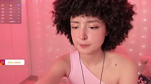 Snapshot of Alice_winter_ chatting on 11/11/25, 06:14 Alice winter online show from 11/11/25, 06:14