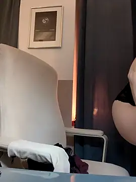 Loona-Lexxington online show from 10/27/25, 05:03