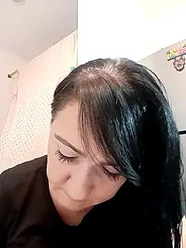 Snapshot of taalia chatting on 07/25/26, 01:35 taalia online show from 07/25/26, 01:35