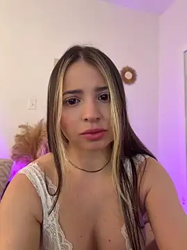 Snapshot of Ashleyjenner_ chatting on 04/12/26, 02:31 Ashleyjenner online show from 04/12/26, 02:31