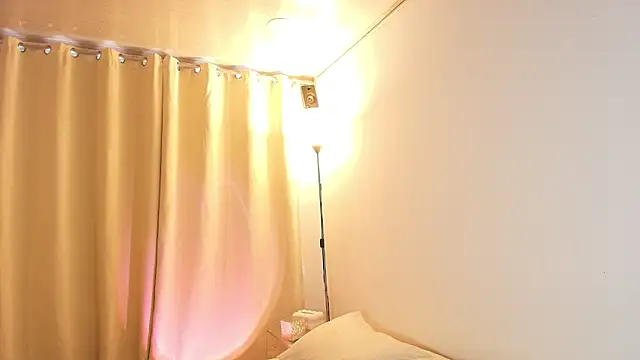 Evelyn Bennett online show from 11/16/25, 05:17