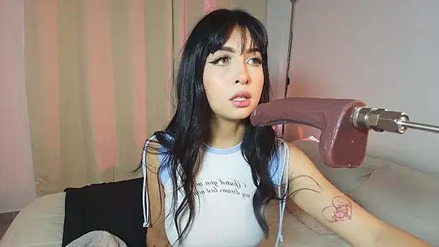 Evelyn Bennett online show from 11/26/25, 05:35